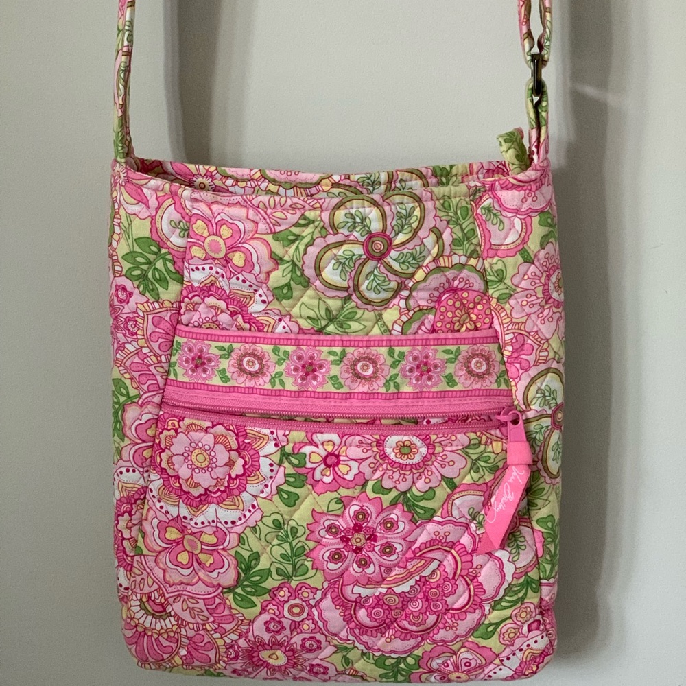 ~Vera Bradley~Shoulder Bag 🌸Pink & Green Floral